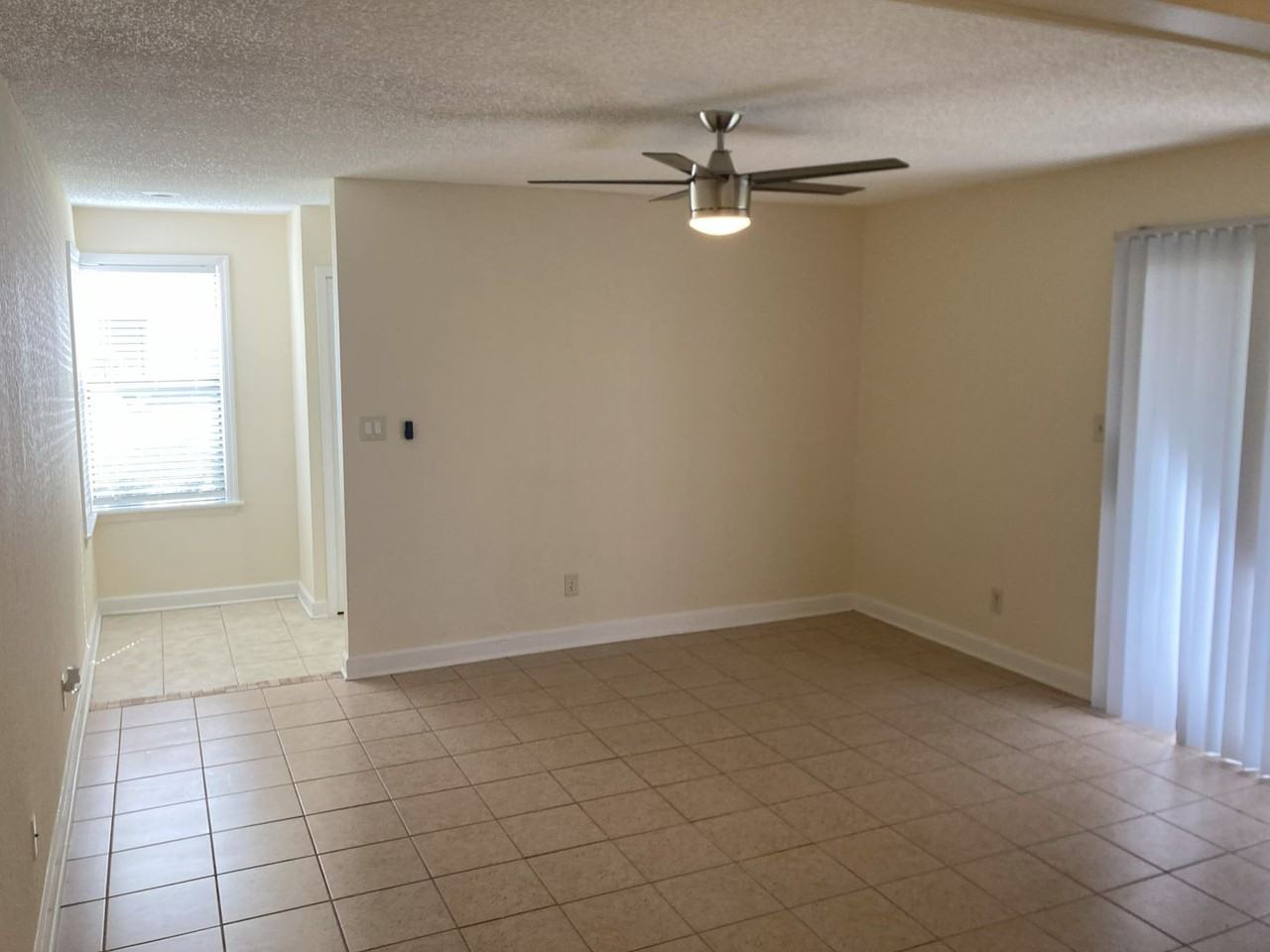 2918 Antique Oaks Cir #25 - Photo 4 of 21