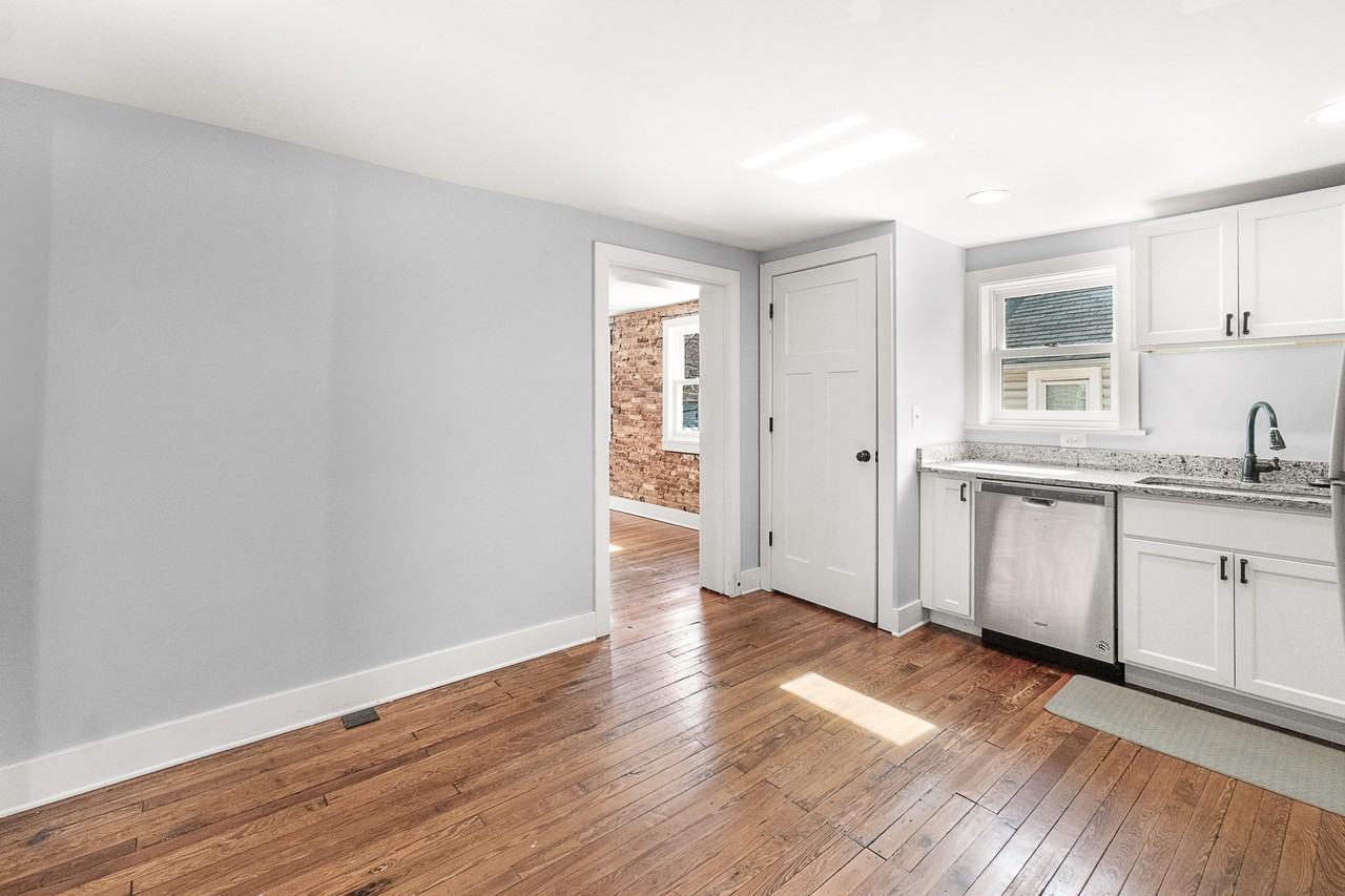 200 W 5th St #C - Photo 3 of 25