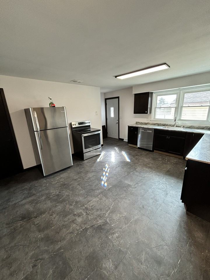 2047 Ravine St #2047 - Photo 2 of 11