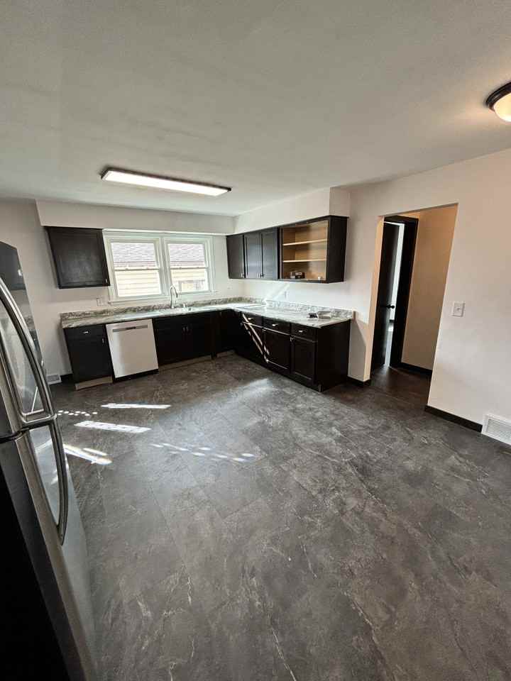 2047 Ravine St #2047 - Photo 3 of 11