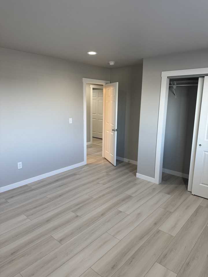 7622 Mcdougal Ave Ne #1 - Photo 6 of 15