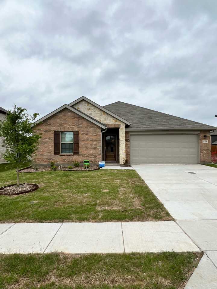 524 Hickory Ridge Dr #NA - Photo 3 of 28