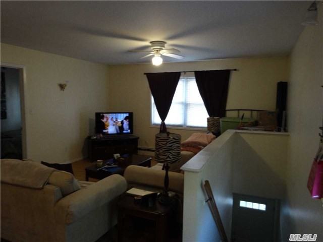 521 Jerusalem Ave - Photo 2 of 6