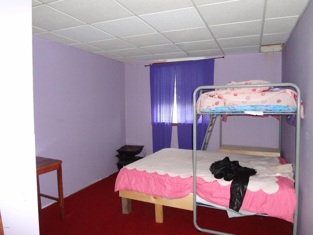 1058 Main St - Photo 3 of 7