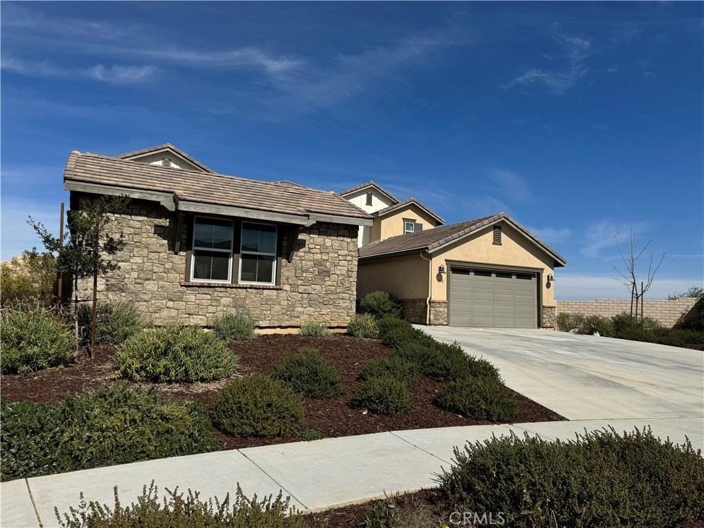 13562 Pointer Ct - Photo 2 of 42