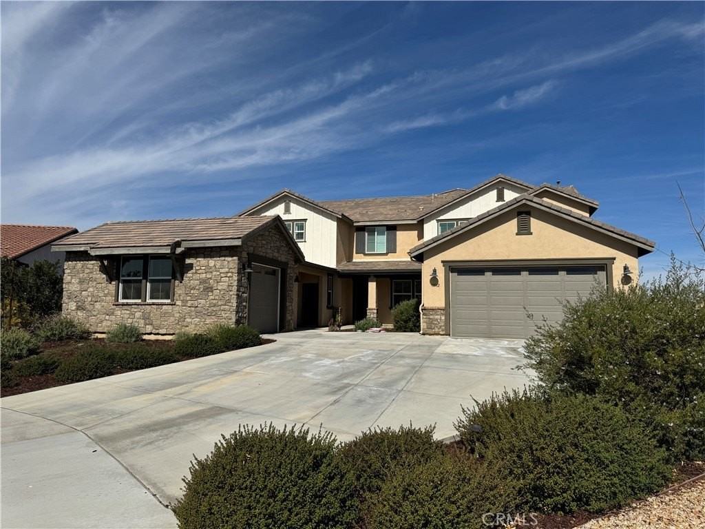 13562 Pointer Ct - Photo 3 of 42