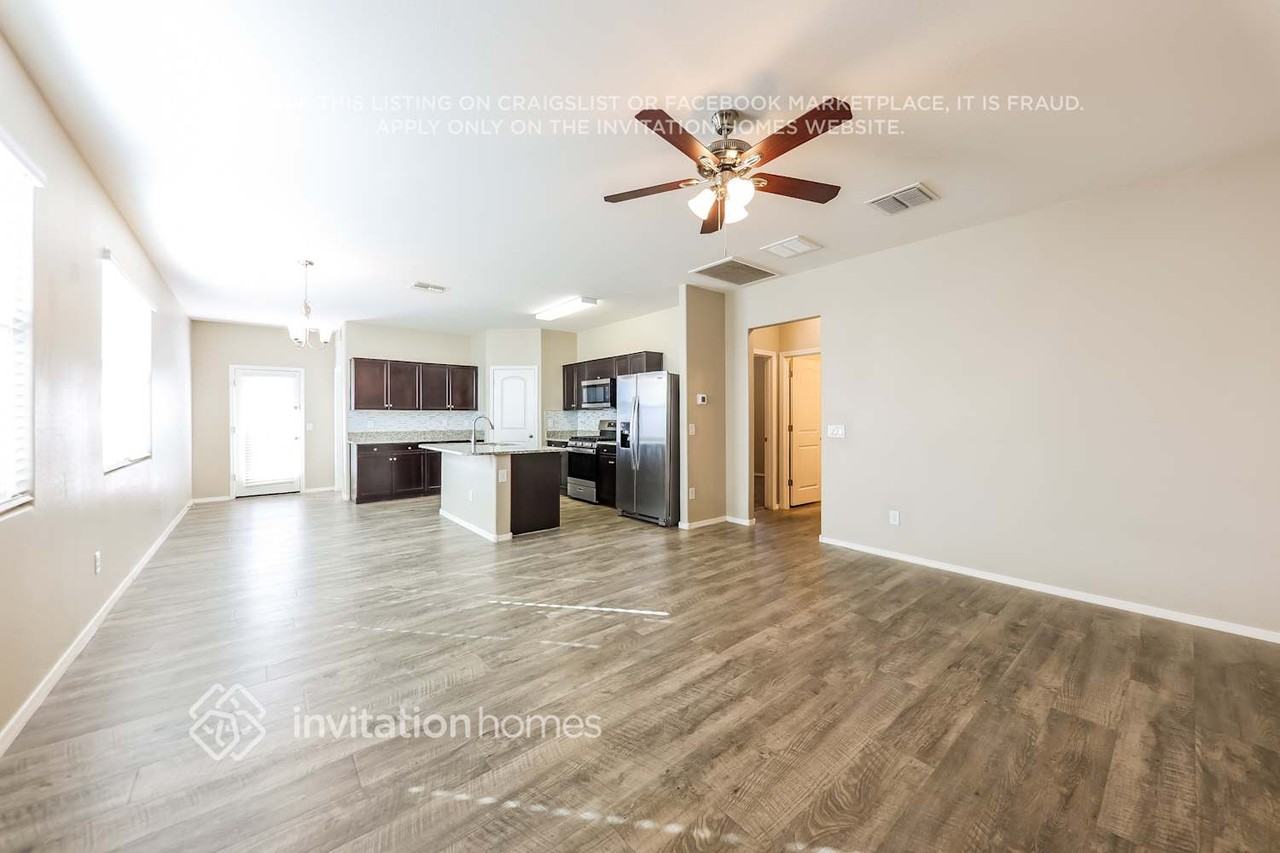 30971 W Picadilly Rd - Photo 3 of 17