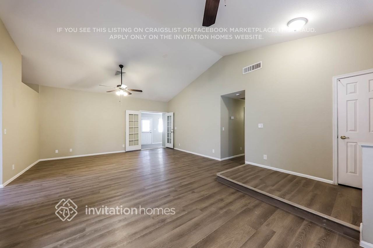 222 N Heritage Dr - Photo 3 of 17