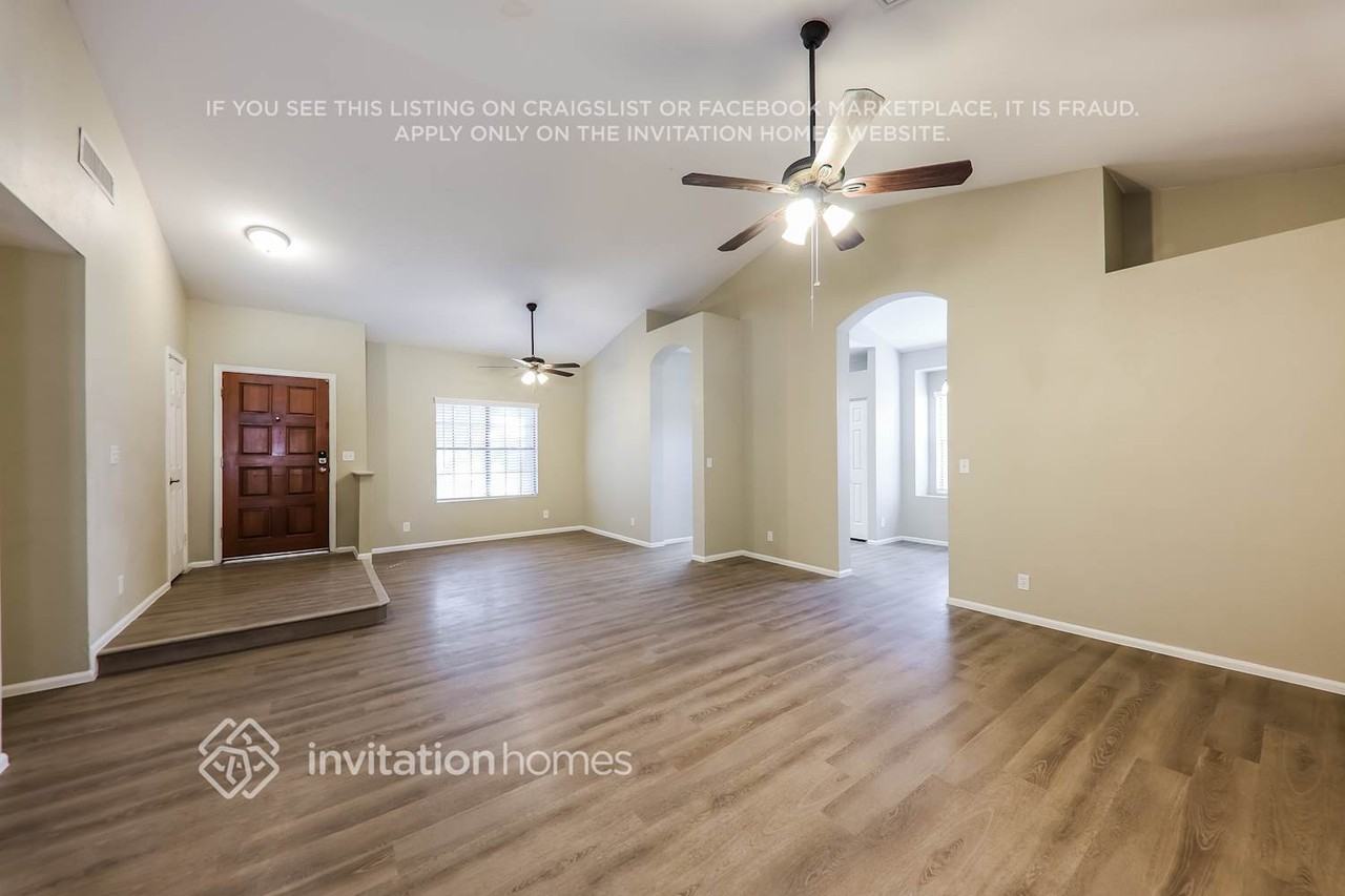 222 N Heritage Dr - Photo 4 of 17