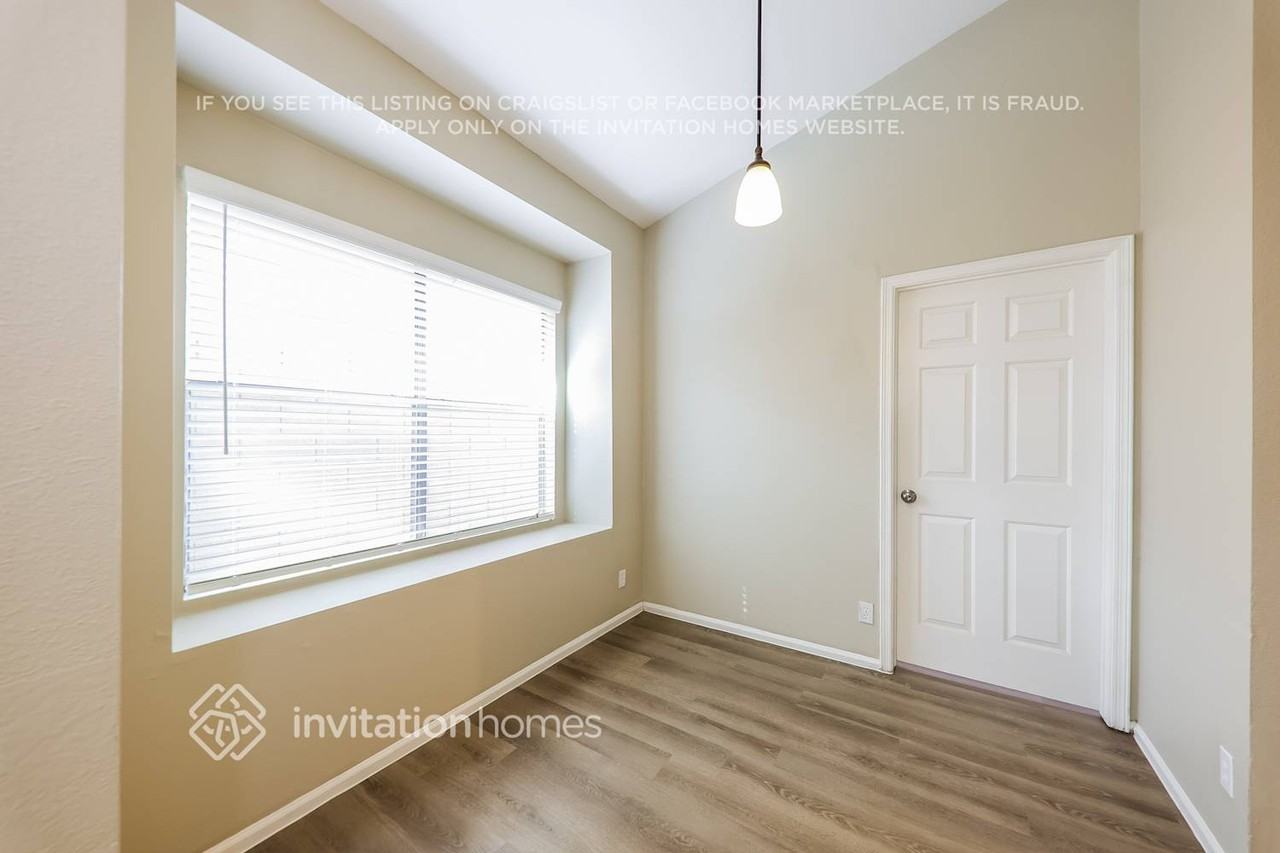 222 N Heritage Dr - Photo 5 of 17