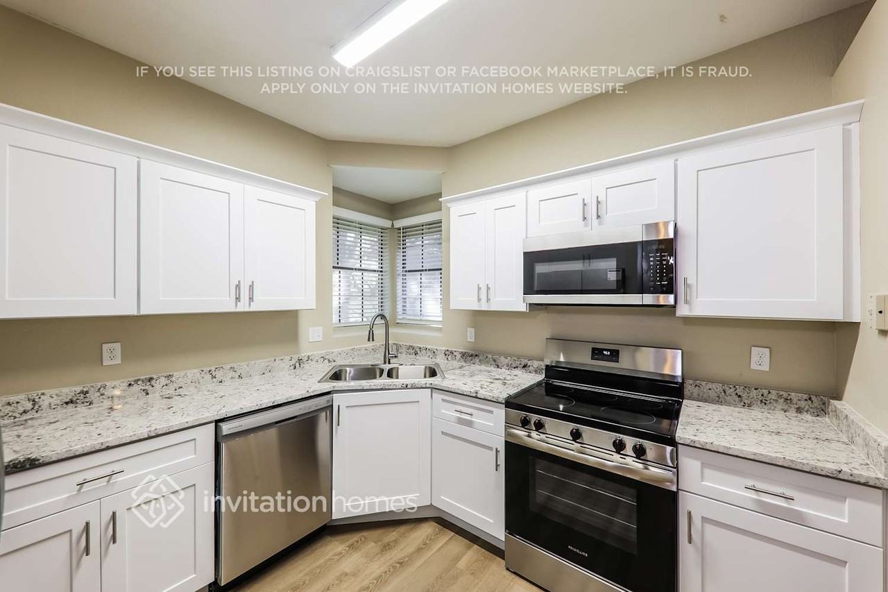 222 N Heritage Dr - Photo 6 of 17