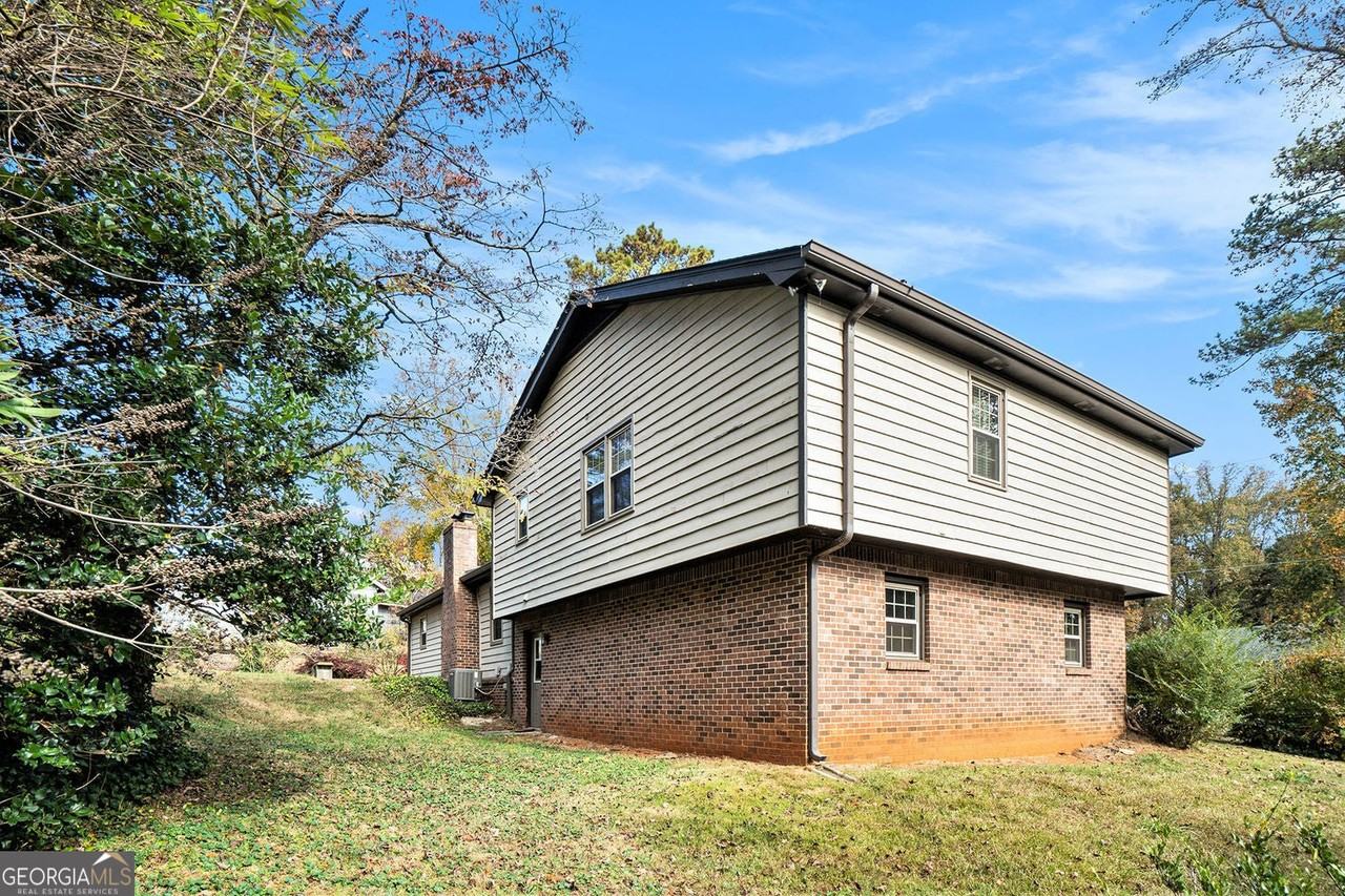 1515 Basswood Ct Sw - Photo 4 of 27