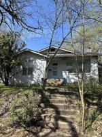 featured image of 1016 W Grand Ave