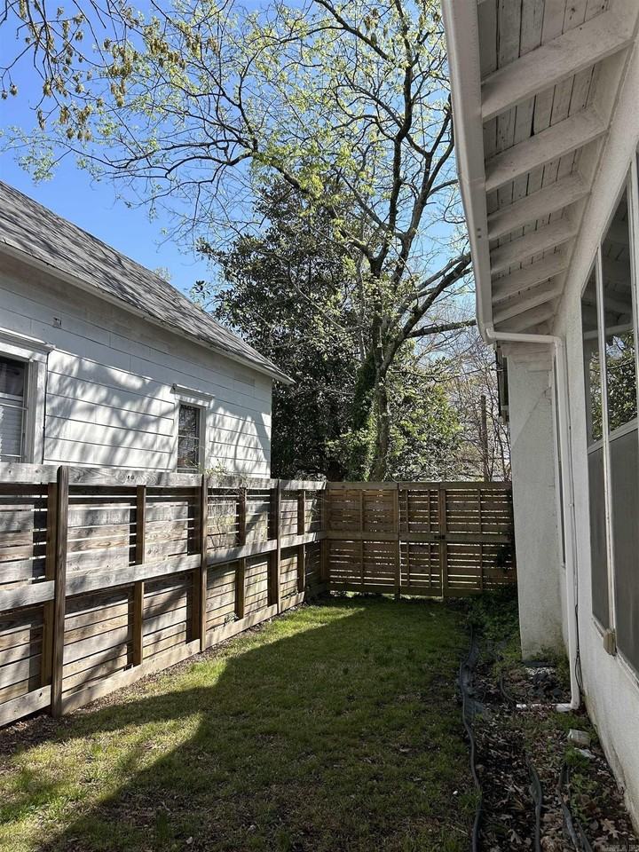 1016 W Grand Ave - Photo 4 of 13