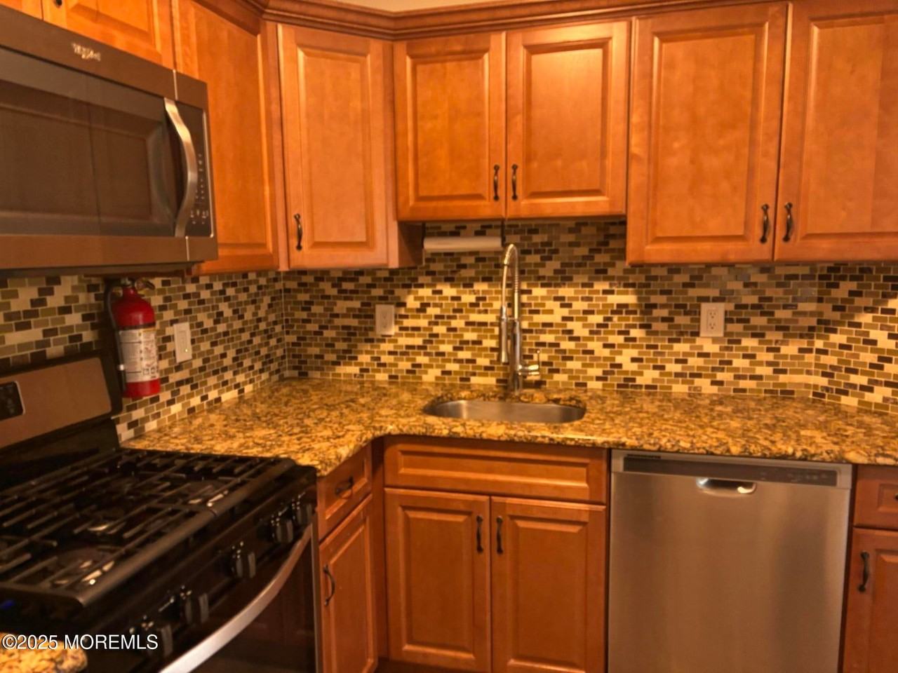 160 Pinetree Court - Photo 6 of 16