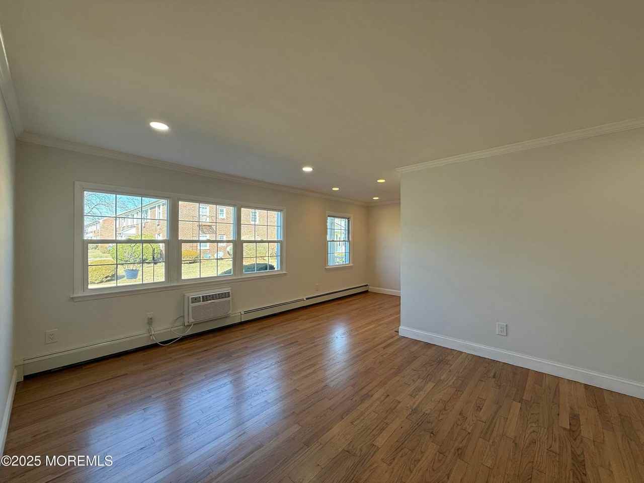 58 Stonehurst Blvd - Photo 3 of 22