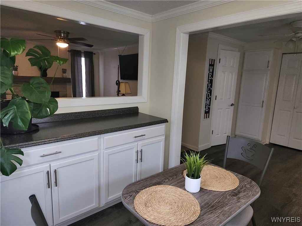 485 Harlem Rd - Photo 5 of 26