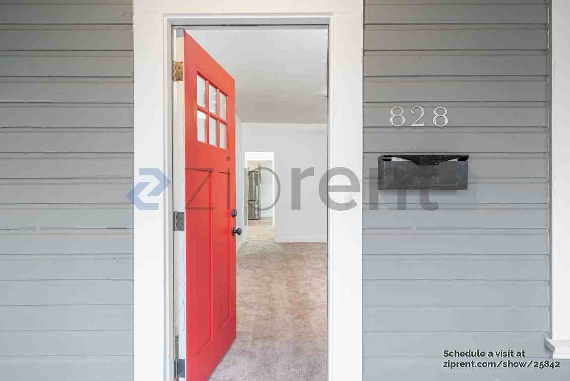 828 Se Cedar St - Photo 2 of 17