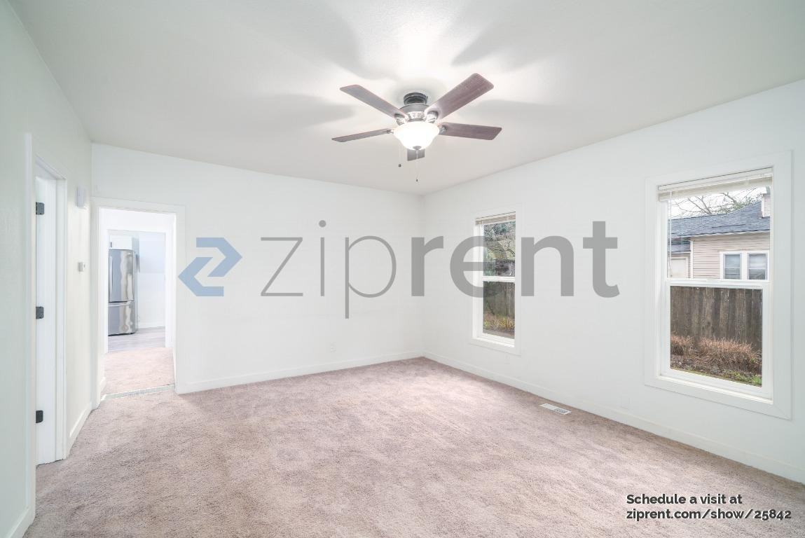 828 Se Cedar St - Photo 3 of 17