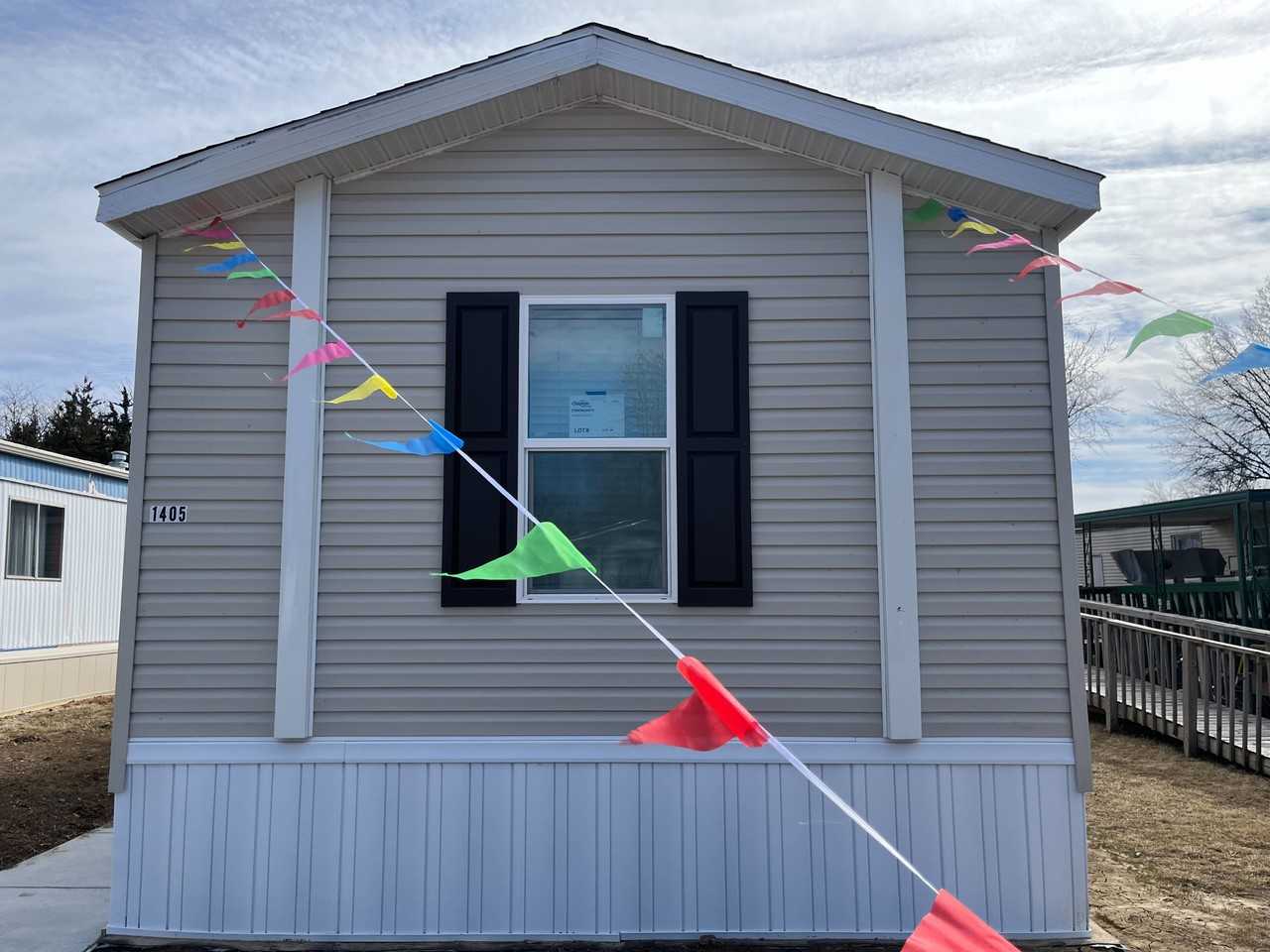 1405 W Arlington Ave #108 - Photo 3 of 32