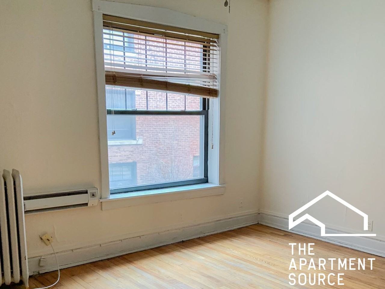 2882 N Clark St #2 - Photo 3 of 6