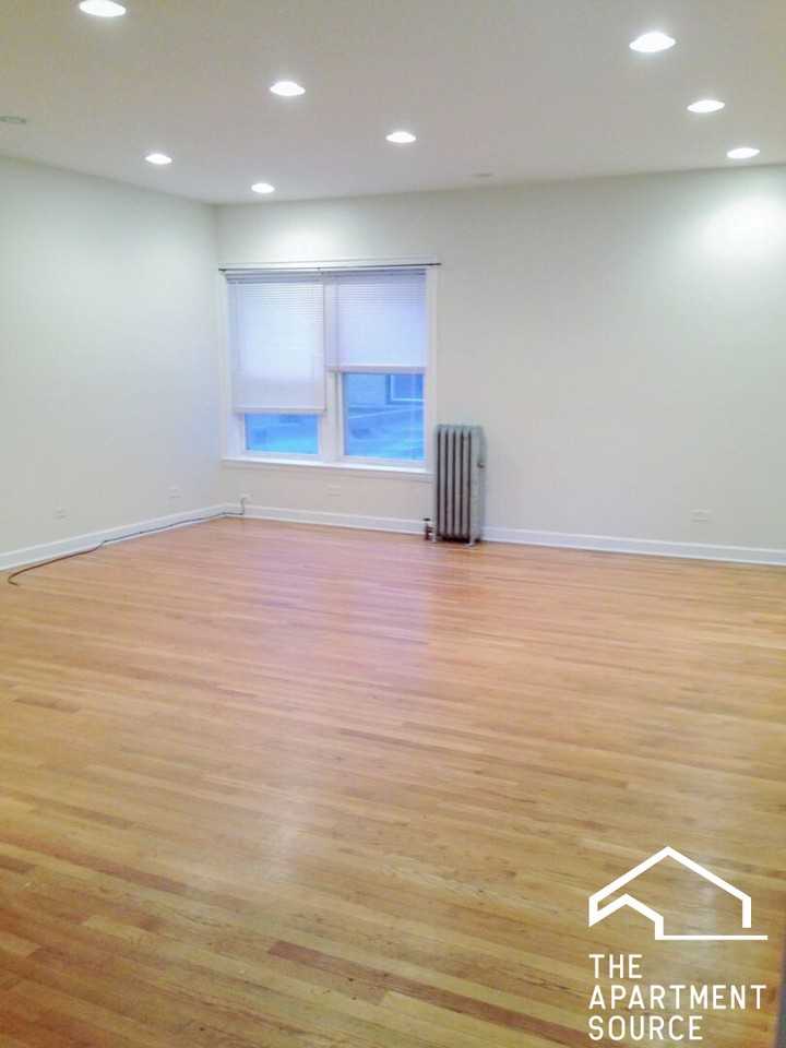 3922 N Pine Grove Ave #1 - Photo 2 of 15