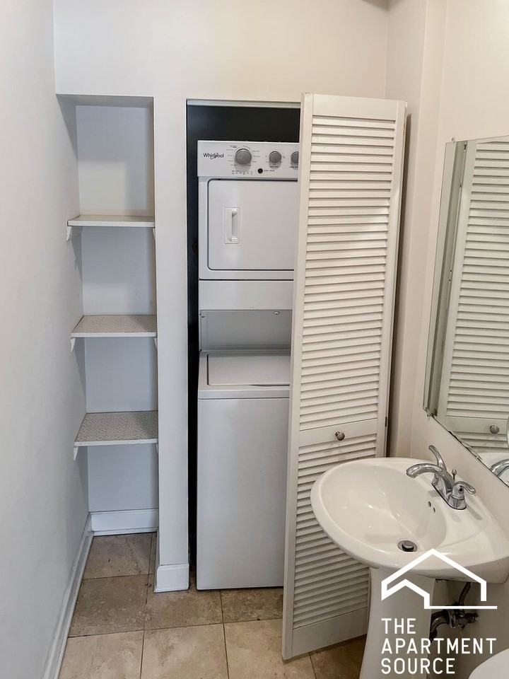 3922 N Pine Grove Ave #1 - Photo 7 of 15