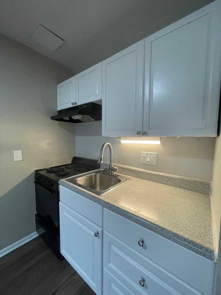 GRACE LANDINGS APARTMENTS - Photo 4 of 34