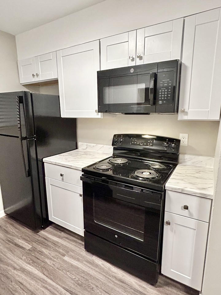 GRACE LANDINGS APARTMENTS - Photo 6 of 32