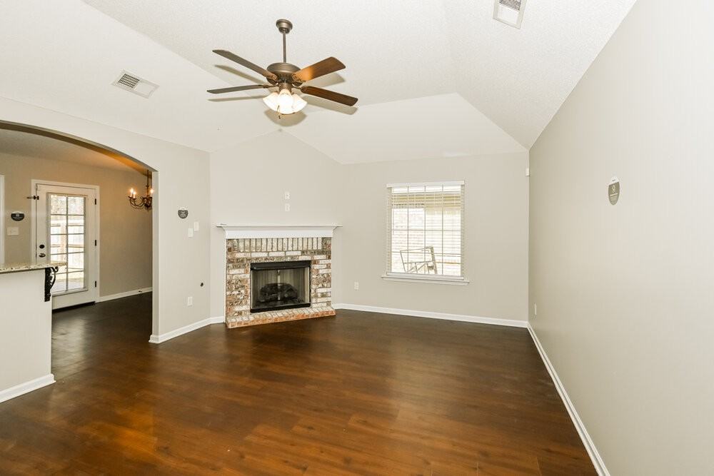 9446 Eckley Pl - Photo 3 of 16