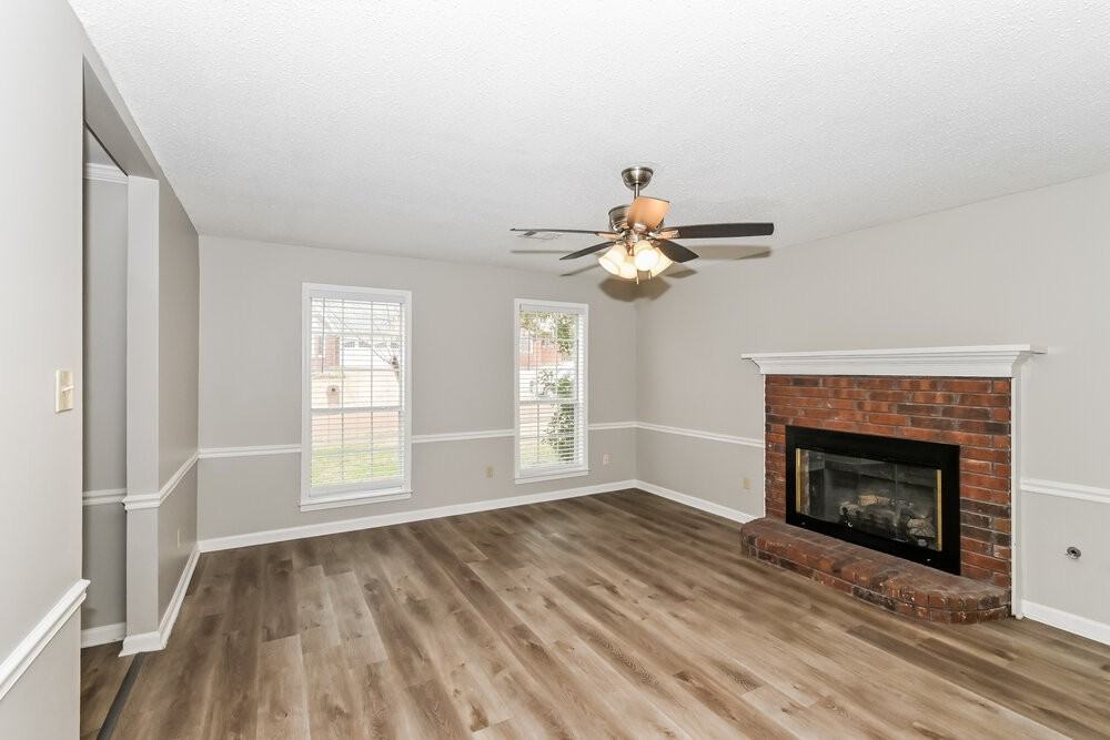 2236 Oak Hollow Ln - Photo 4 of 17