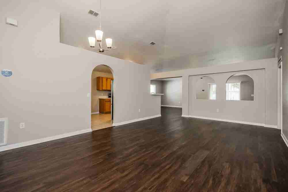 2420 Tealwood Cir - Photo 4 of 16