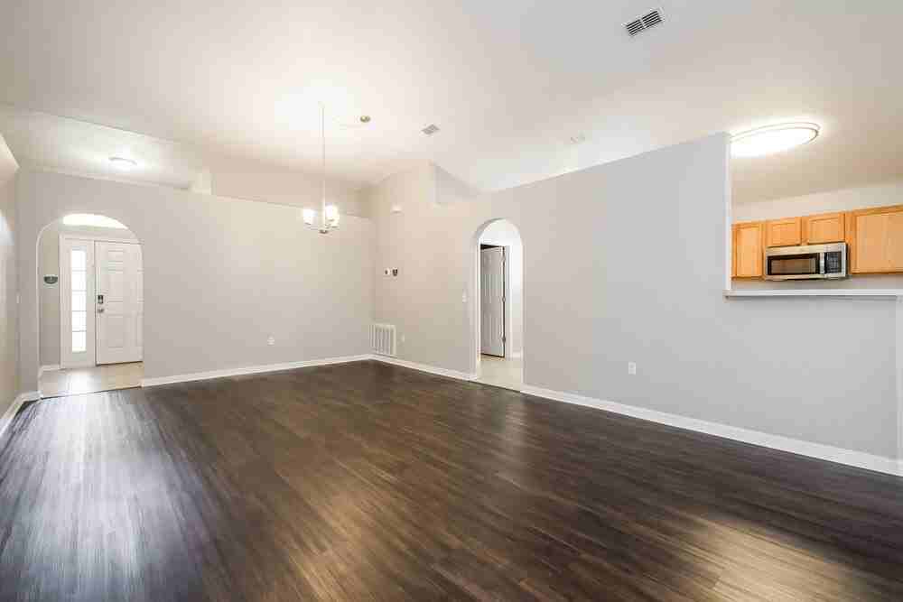 2420 Tealwood Cir - Photo 5 of 16