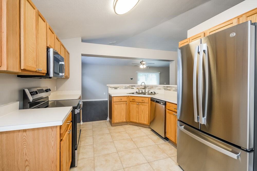 2420 Tealwood Cir - Photo 7 of 16