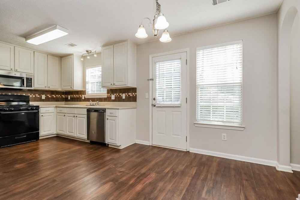 504 Wyntuck Dr - Photo 7 of 17