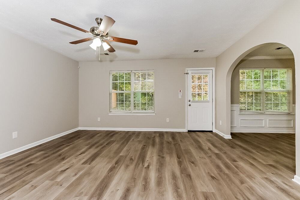 7423 Garnet Dr - Photo 4 of 17