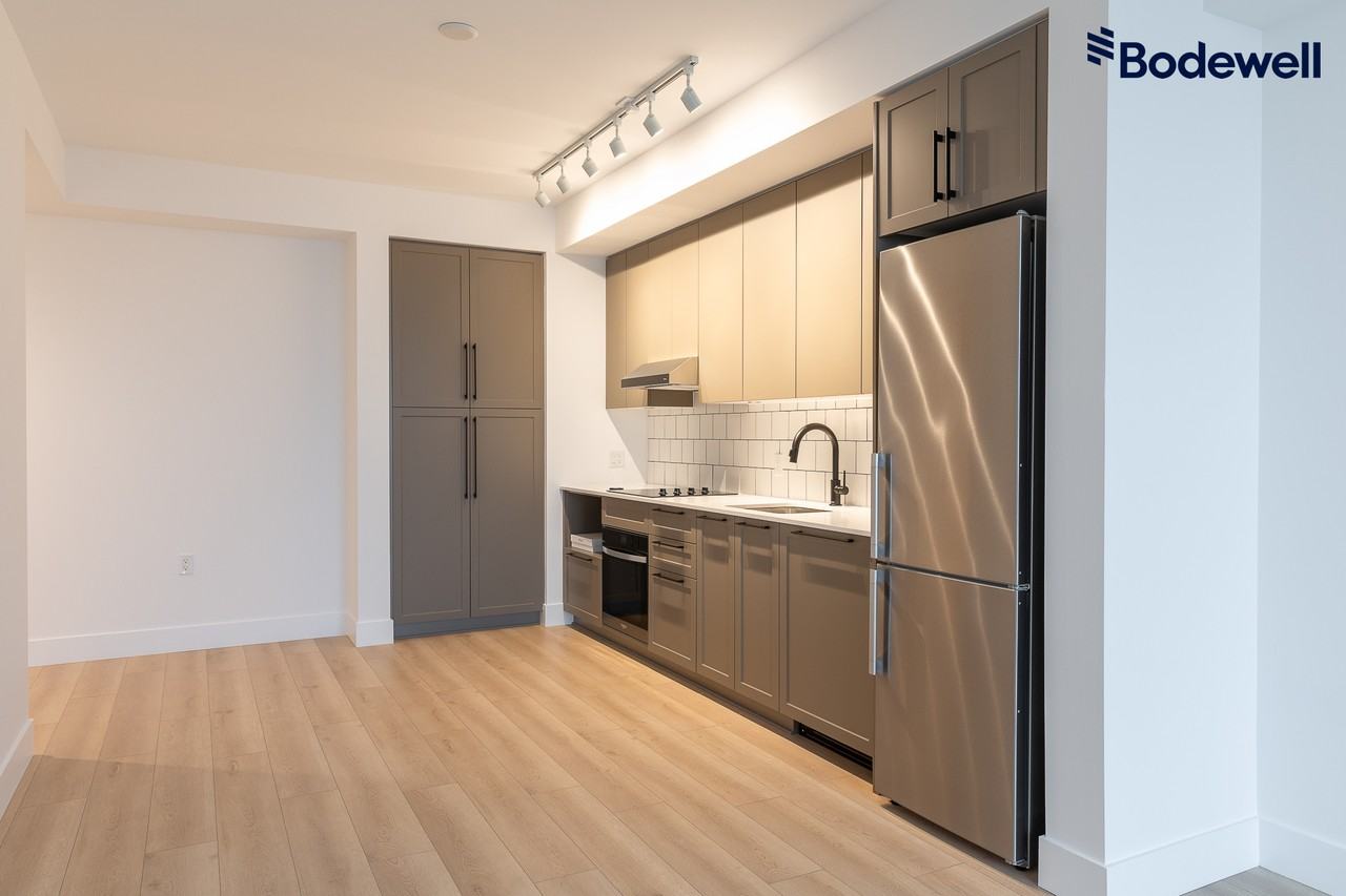 Hamilton - Photo 2 of 15