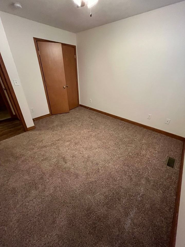 9470 Arrowhead Ridge Ln - Photo 3 of 24