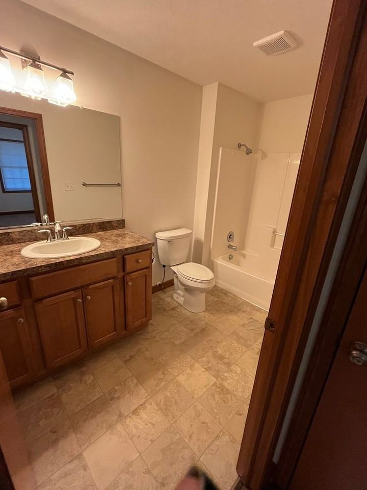 9470 Arrowhead Ridge Ln - Photo 5 of 24