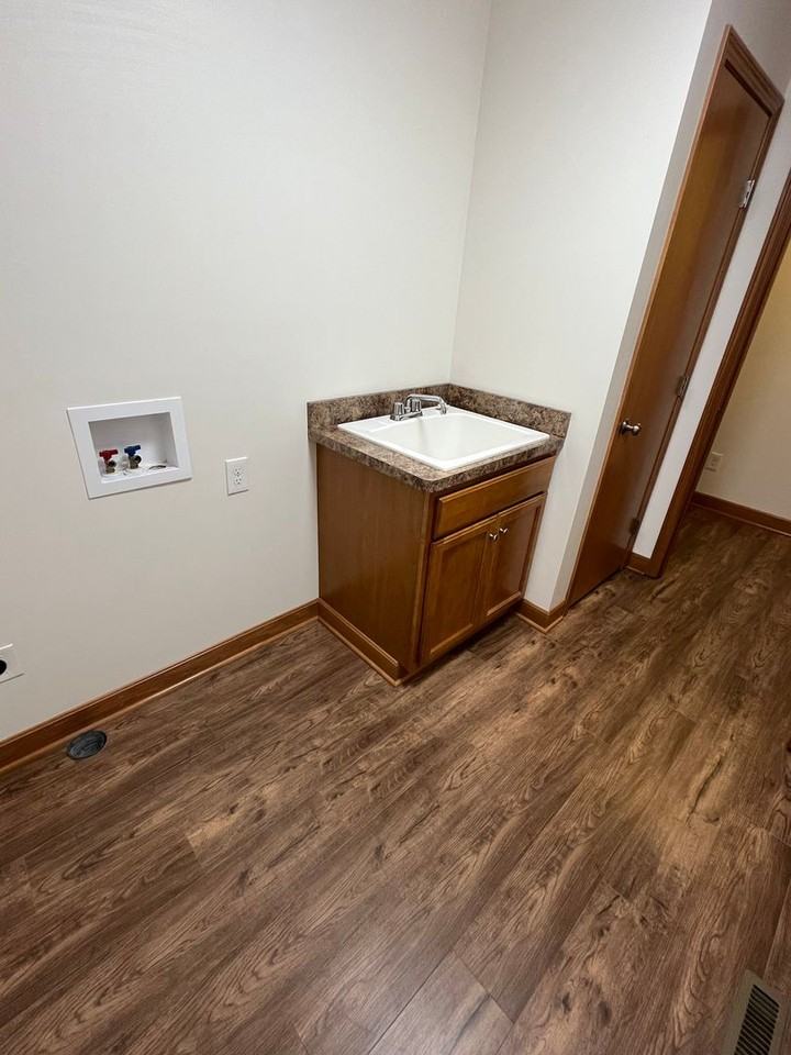 9470 Arrowhead Ridge Ln - Photo 7 of 24