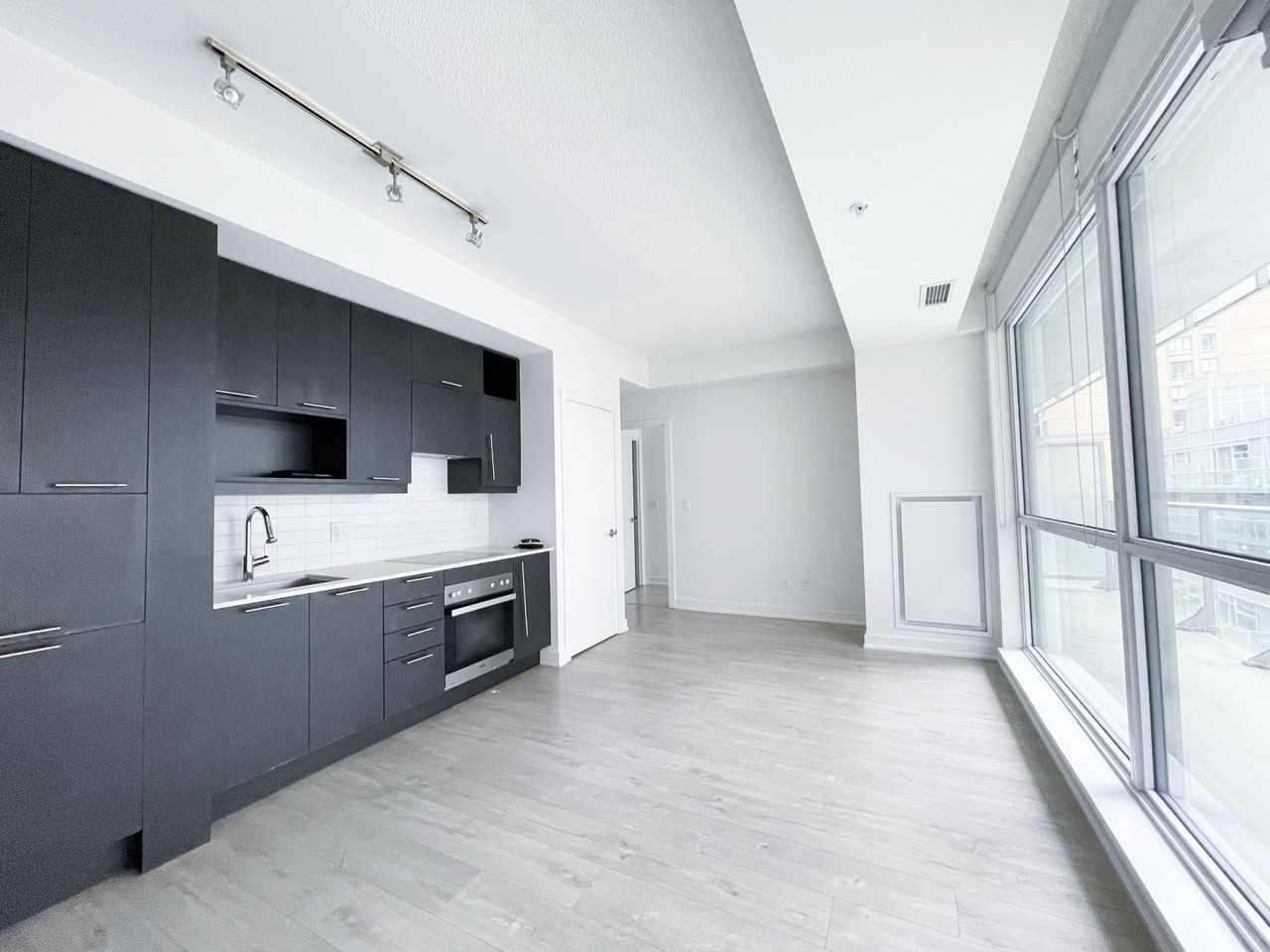 199 Richmond St W - Photo 3 of 42