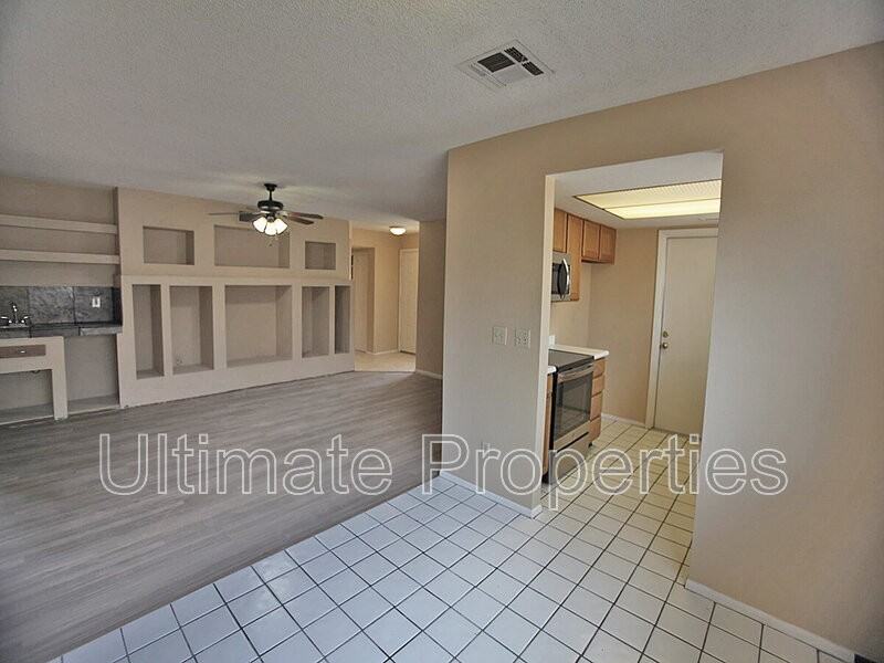 6605 W Mescal St - Photo 7 of 17