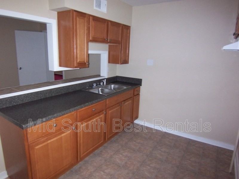 1628 Vicky Ln - Photo 3 of 5