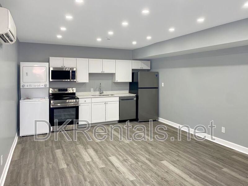 1745 Buckeye St Sw #A - Photo 5 of 13