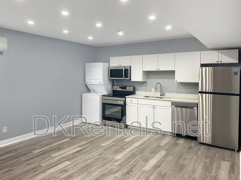 1745 Buckeye St Sw #A - Photo 7 of 13