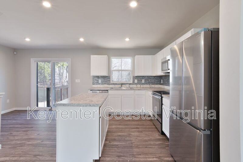 601 Lakeview Cv - Photo 4 of 27