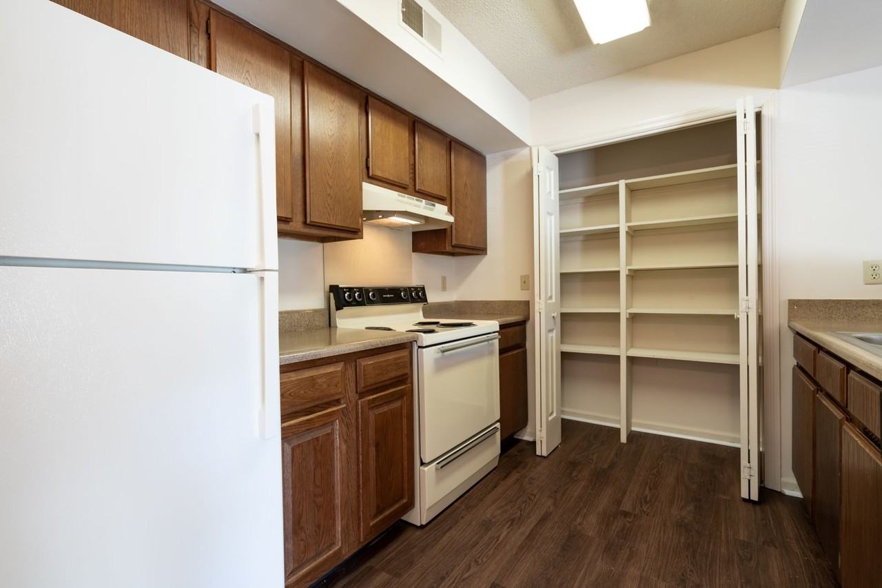 Tusculum Square Apartments and Townhomes - Photo 4 of 31