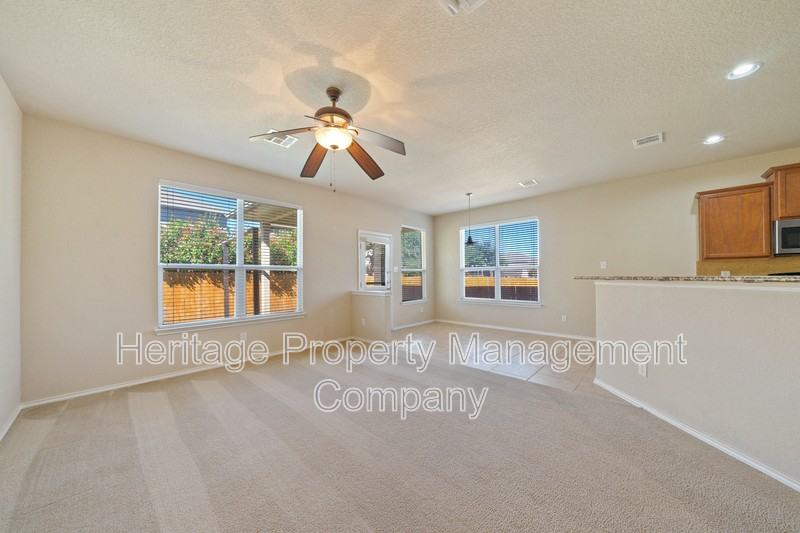 2725 Sterling Way - Photo 4 of 36