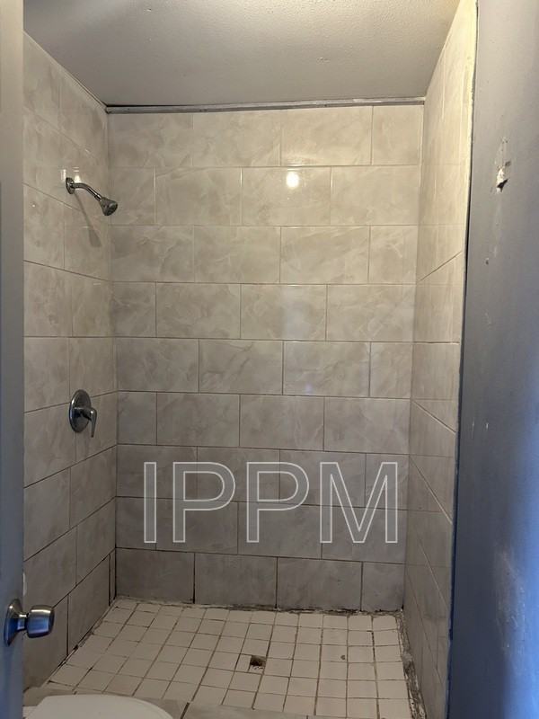 351 E Saint Charles St - Photo 3 of 4