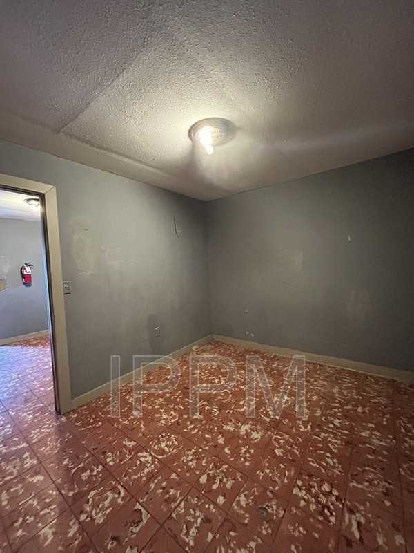 351 E Saint Charles St - Photo 4 of 4